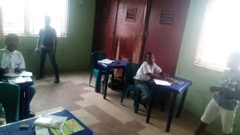 De-Dame's College — photo 3