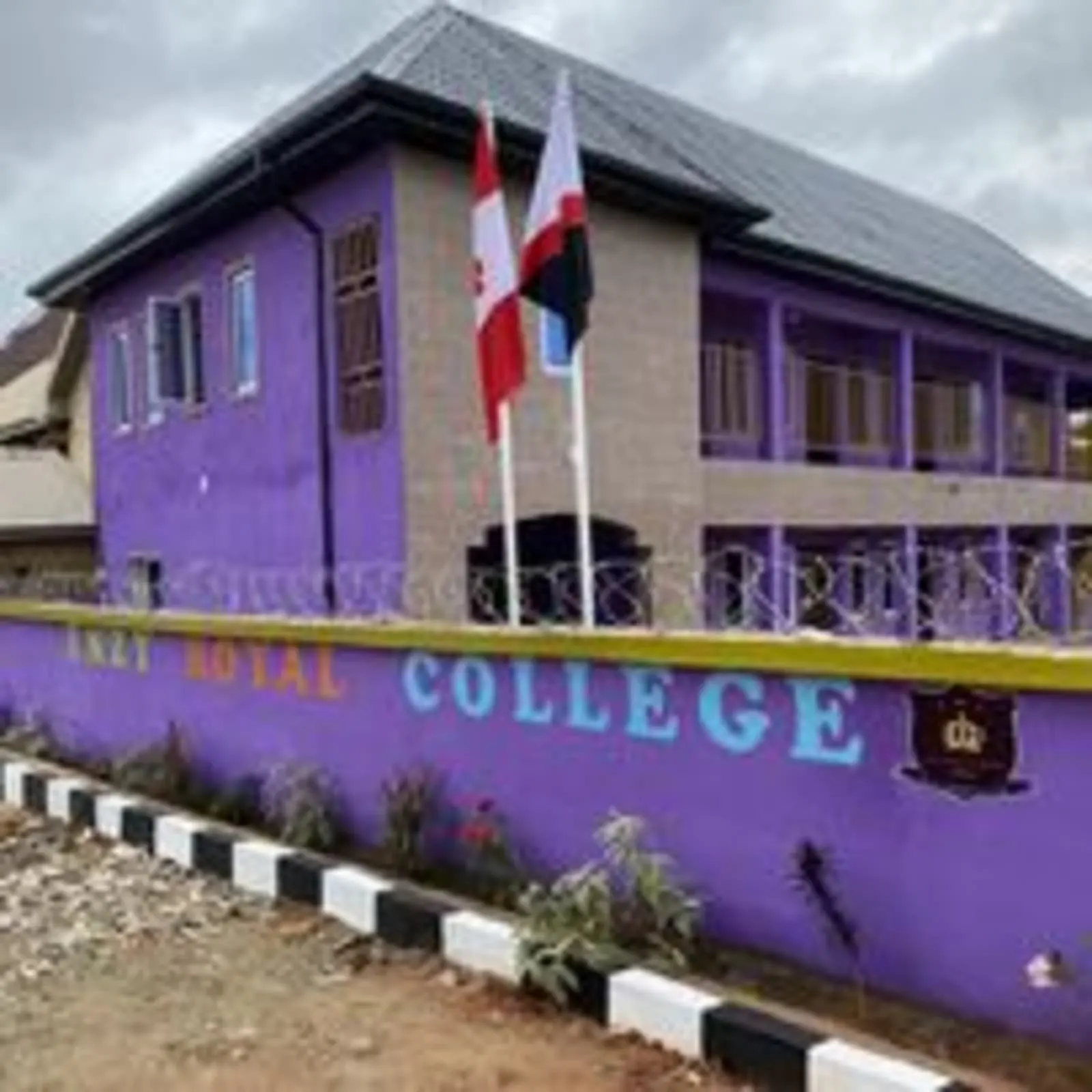 Enzy Royal Schools — photo 1